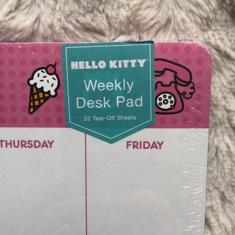 Hello Kitty Weekly Desk Pad